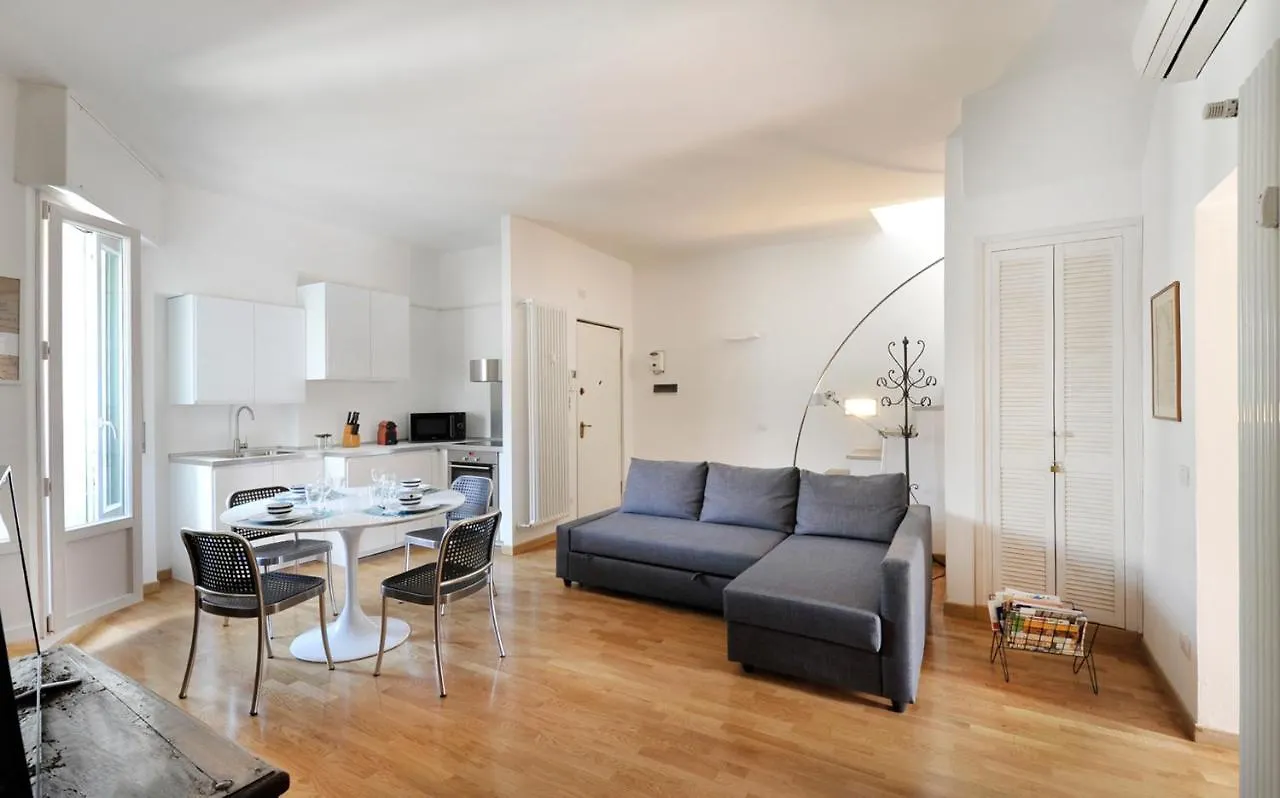 Apartment San Lorenzo Building Milan